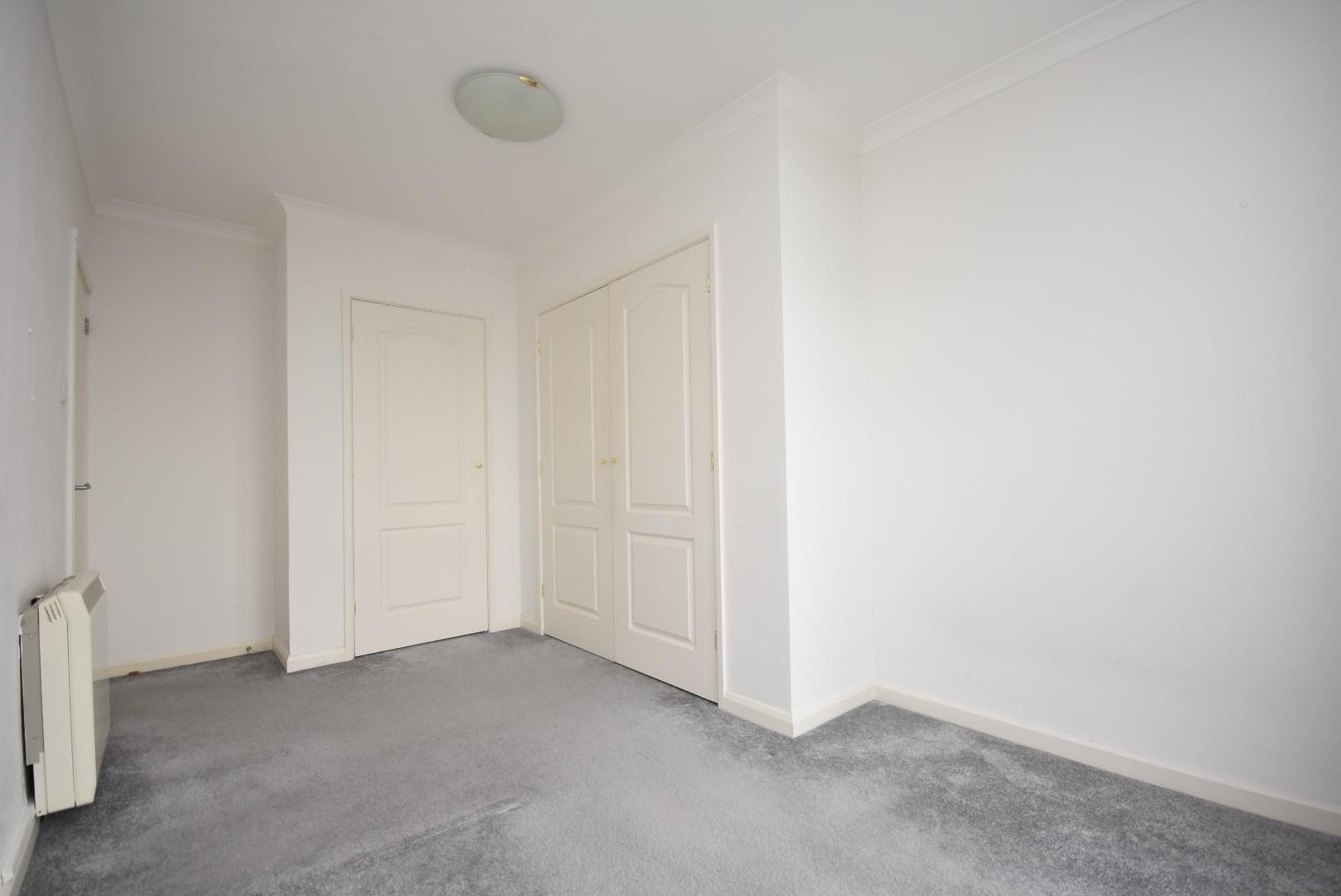 7 St. Nicholas House, Sea View Court, Bradford Place, Penarth, CF64 1AL